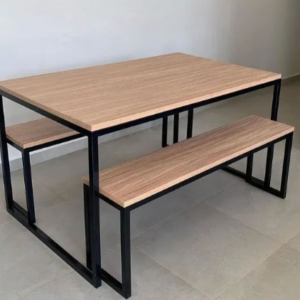 Mesa Industrial com bancos